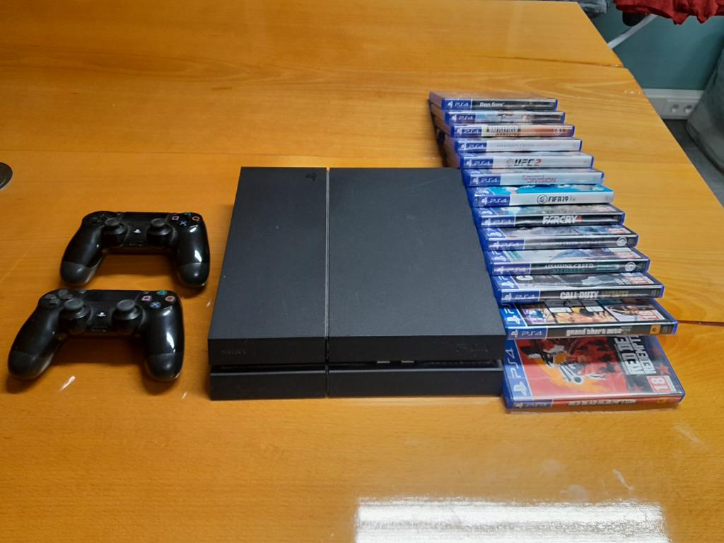Playstation 4 met 2 controllers en 13 spellen, Ophalen, Gebruikt, Met 2 controllers, Met harde schijf