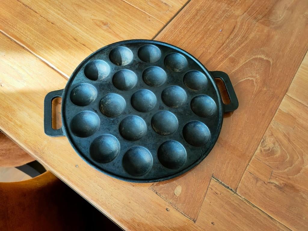 Poffertjespan van gietijzer, Ophalen of Verzenden, Zo goed als nieuw, Gietijzer, Koekenpan of Braadpan