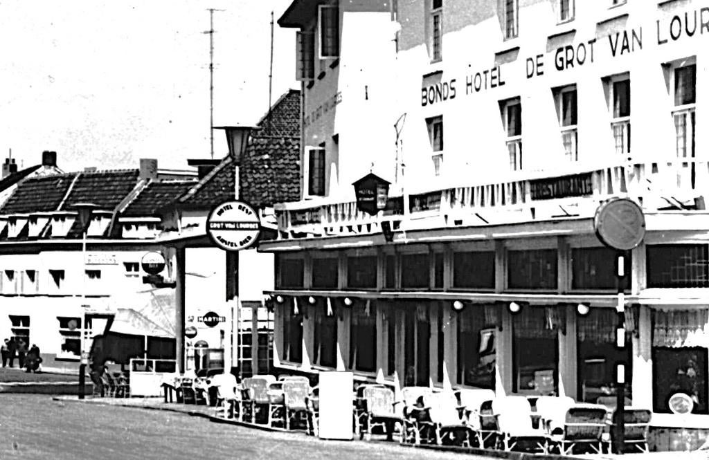 913980 Valkenburg 1961 Hotel Grot van Lourdes restaurant, Ophalen of Verzenden, 1960 tot 1980, Gelopen, Limburg
