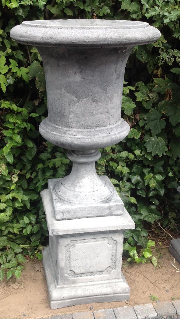 Pot en sokkel calvi beton 130 cm hoog., Ophalen, 40 cm of meer, Rond, Nieuw