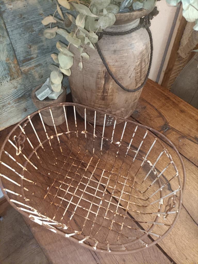 Ijzeren draad mand draadmand brocante. MOET WEG !!!, Antiek en Kunst, Curiosa en Brocante, Ophalen of Verzenden
