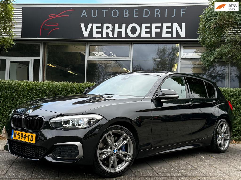 BMW 1-serie M140i xDrive Centennial High Executive - M-PERFO, Auto's, Gebruikt, Euro 6, Vierwielaandrijving, 2998 cc