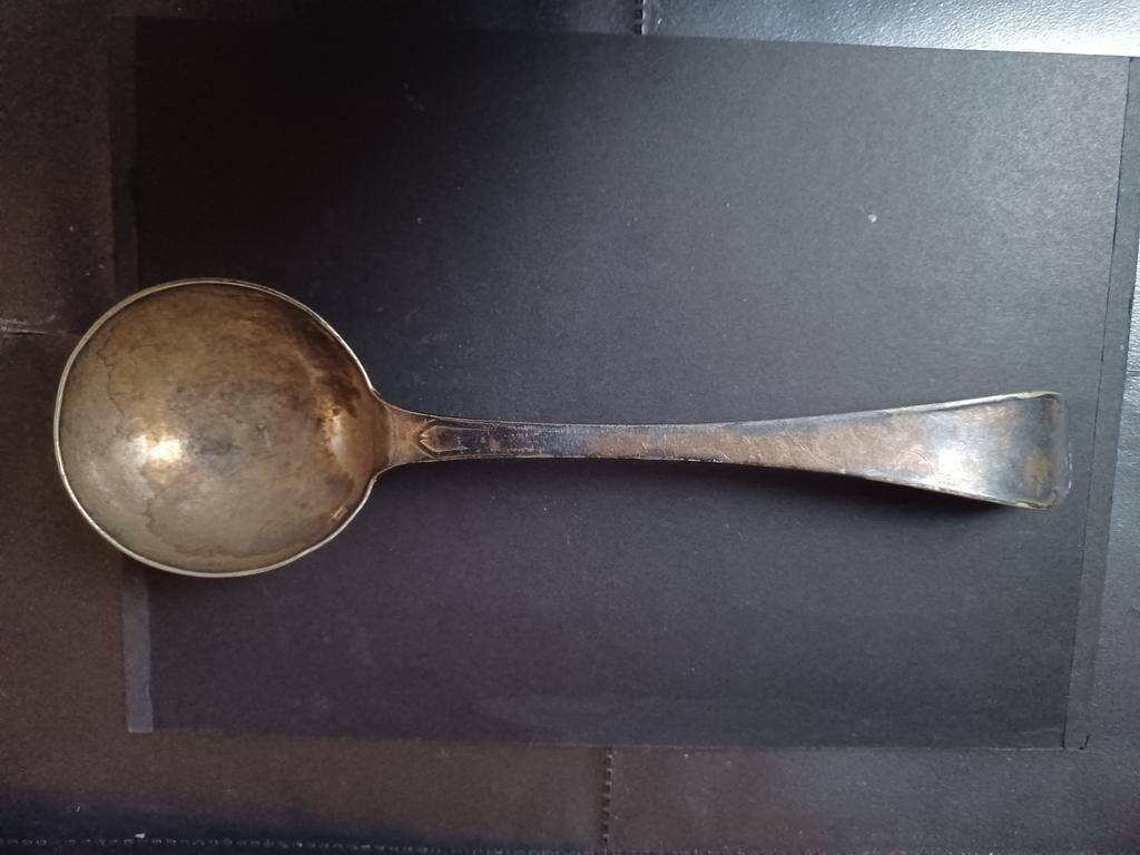 Oude zilveren lepel, Ophalen