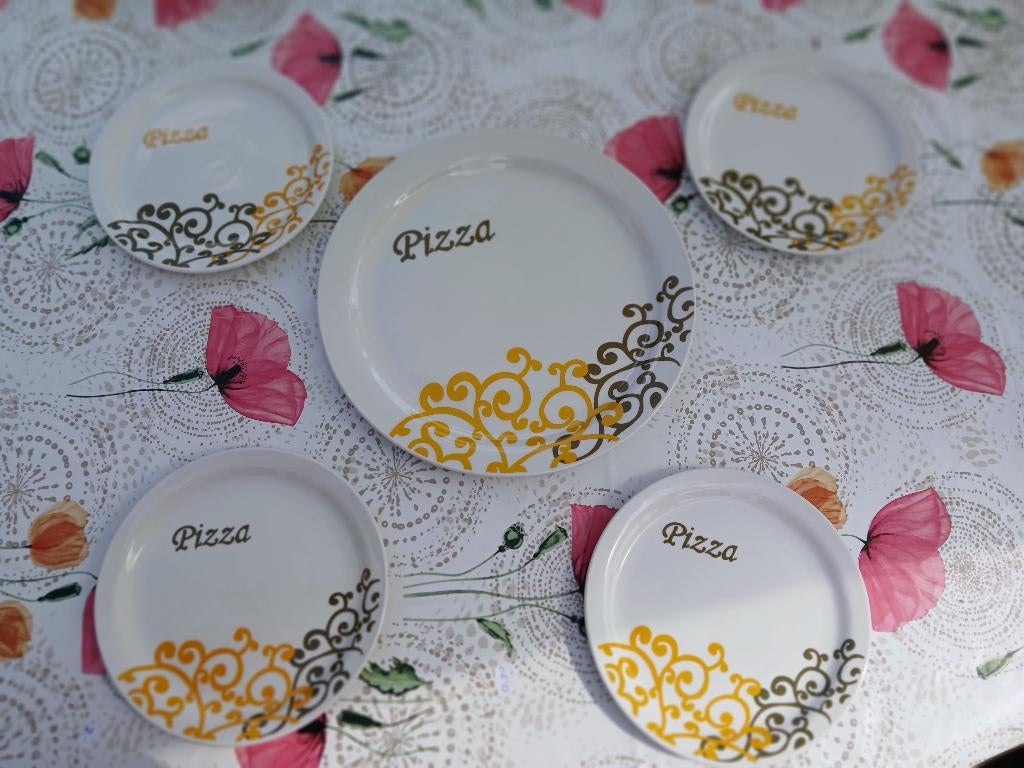 1 groot pizza bord 4 kleine borden met pizza erop, Ophalen, Zo goed als nieuw, Bord(en), Overige stijlen