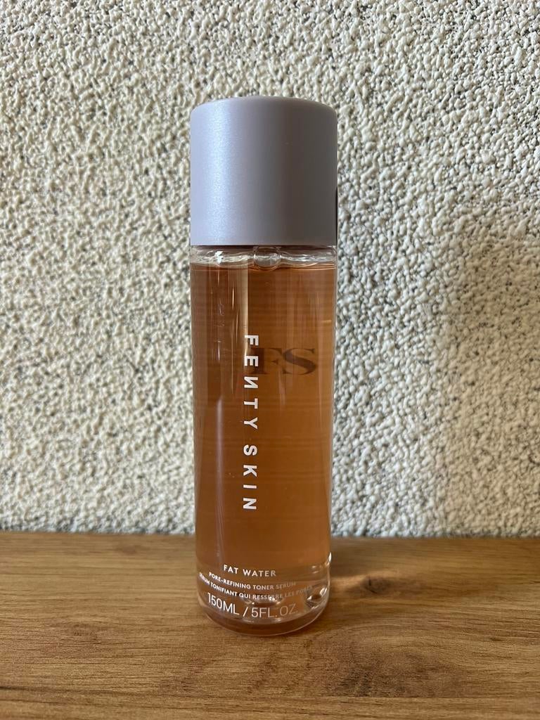 Fenty Beauty Fat Water nieuw!, Ophalen of Verzenden, Zo goed als nieuw, Zwart, Gehele gezicht