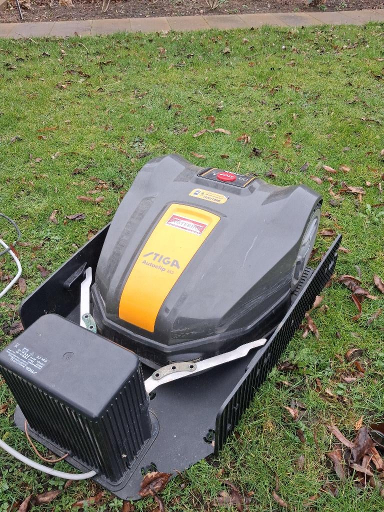 Stiga Autoclip M3 Robotmaaier, Ophalen of Verzenden, Gebruikt, Stiga, Bestuurbaar via app