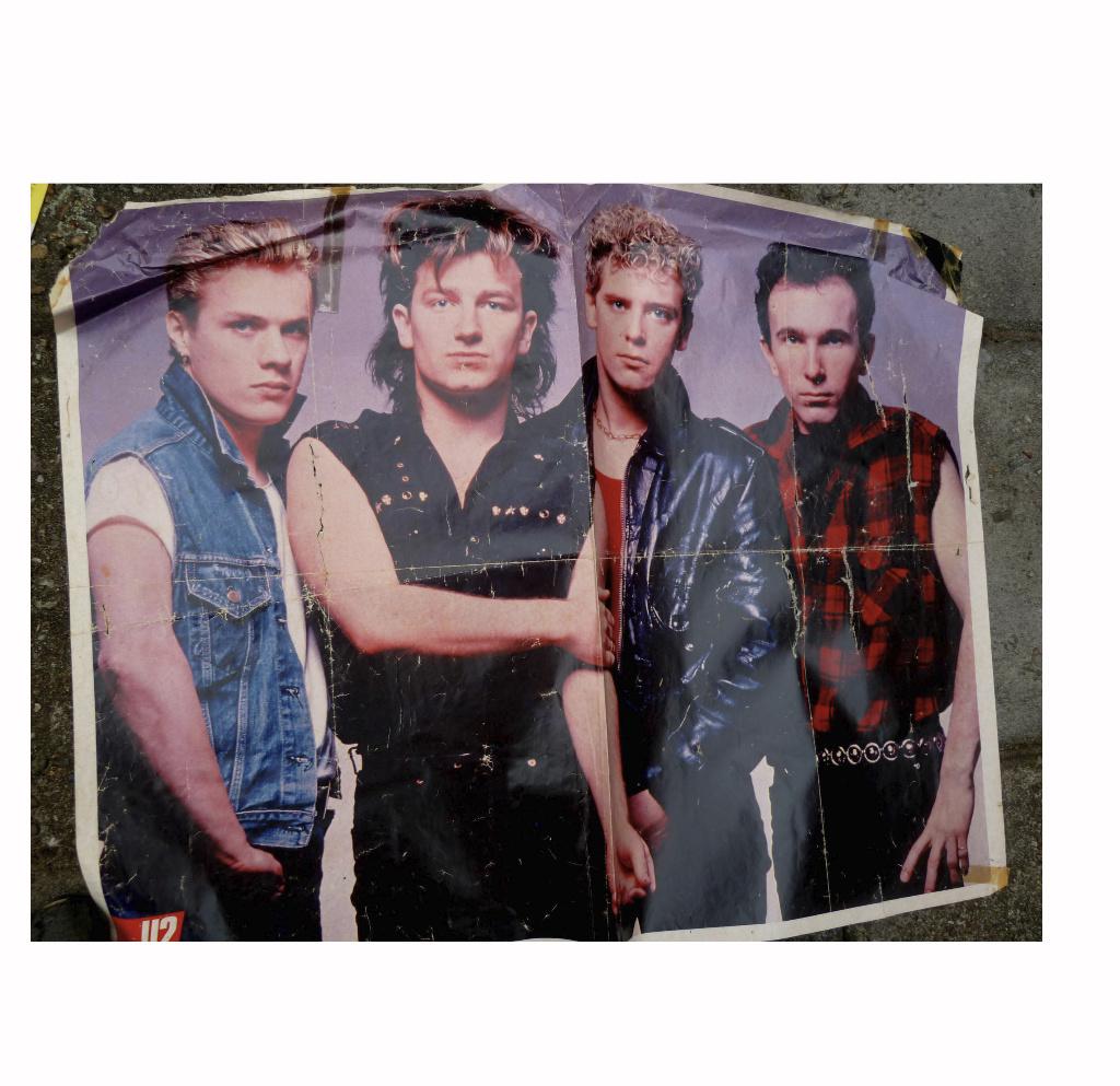 poster U2 - 1 poster uit muziekblad - gebruikt - 50x40cm -, Ophalen of Verzenden, Poster, Artwork of Schilderij