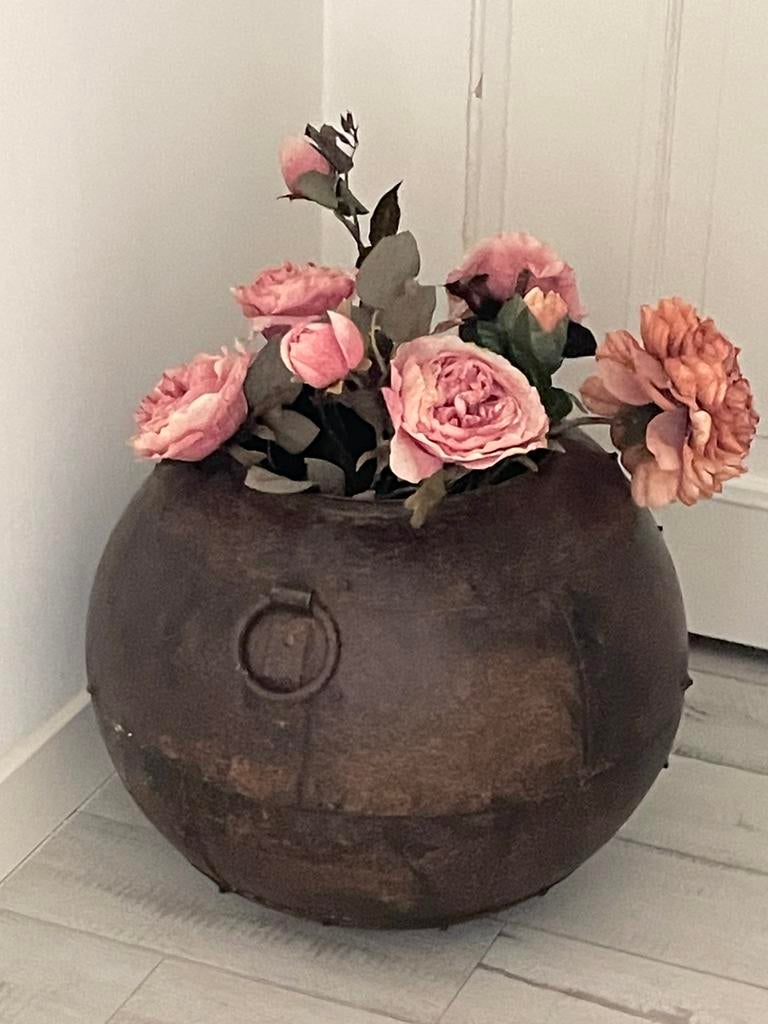 Oude metalen pot met oren, Overige materialen, Overige kleuren, Ophalen of Verzenden, Zo goed als nieuw