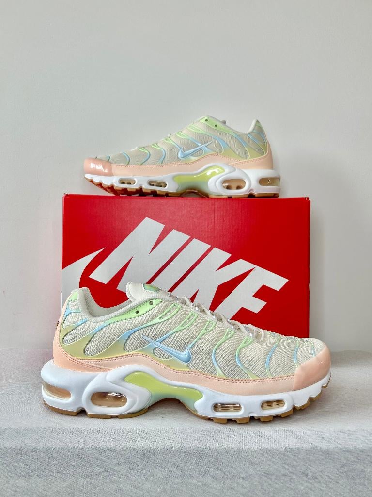 Nike Air Max Plus Crimson Tint (EU 44), Overige kleuren, Nike, Nieuw, Ophalen of Verzenden