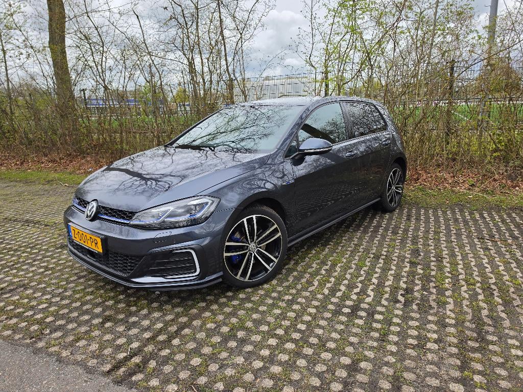 Volkswagen Golf GTE 1.4 Ehybrid 204pk DSG 2020 Blauw, Stof, 4 cilinders, Blauw, Plug-in hybride
