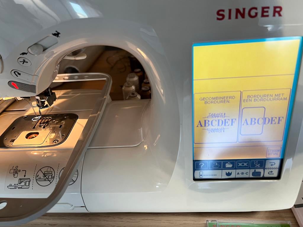 Singer Professional XL-1000 Naai- en Borduurmachine Compleet, Ophalen of Verzenden, Zo goed als nieuw, Naaimachine, Singer