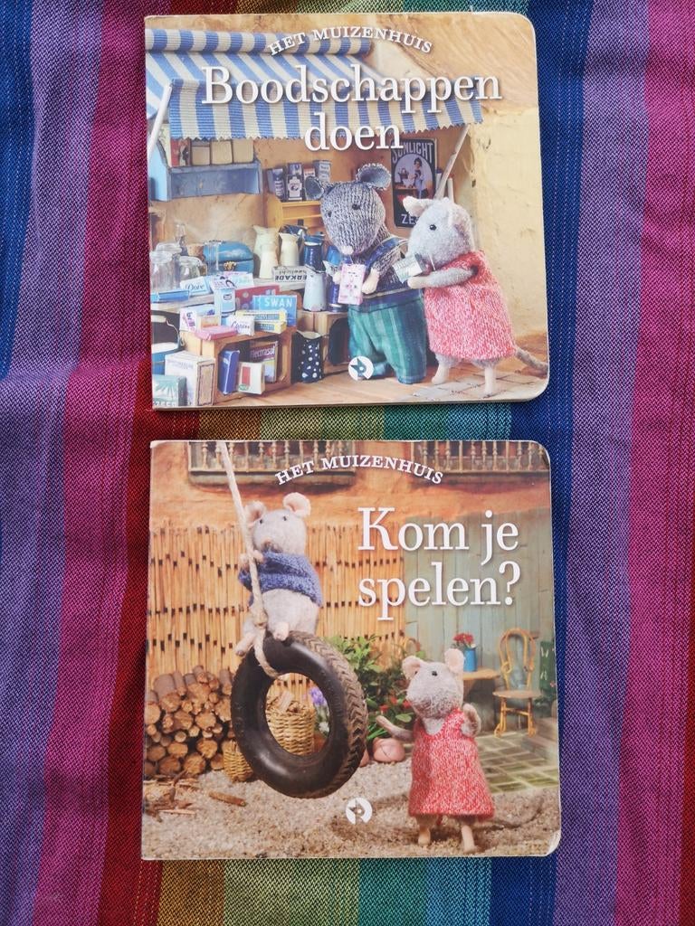 2 kartonnen boekjes van Het Muizenhuis, Boeken, Ophalen of Verzenden, Gelezen, Karina Schaapman, 2 tot 3 jaar