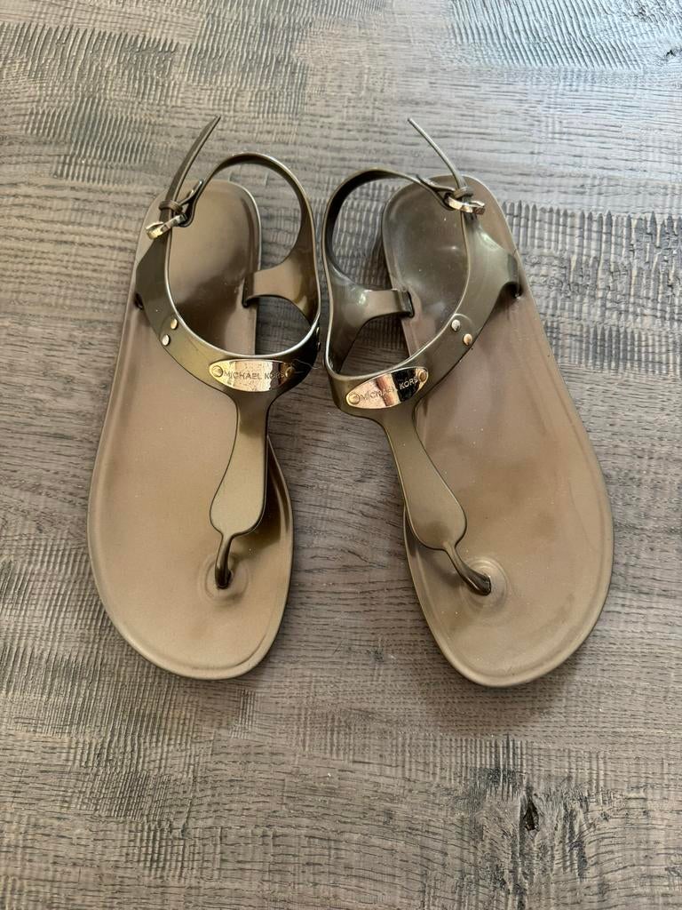 Michael Kors slippers – maat 39 – nieuwprijs €120, Kleding | Dames, Schoenen, Ophalen of Verzenden, Zo goed als nieuw