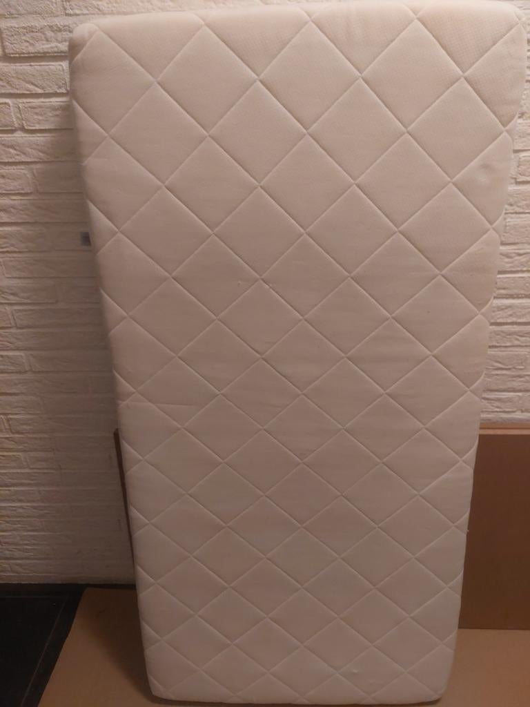 Gratis matras 70x140 peuter Petit Amelie, Ophalen