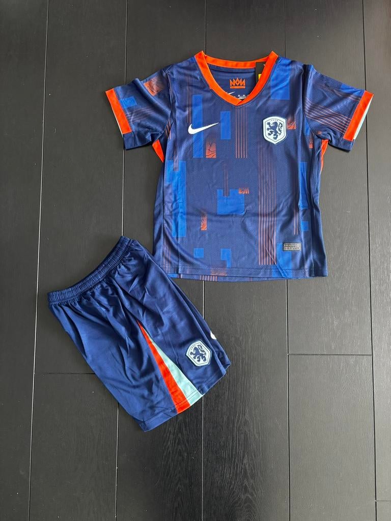 Nederlands elftal uittenue, Sport en Fitness, Voetbal, Maat XS of kleiner, Ophalen of Verzenden, Nieuw, Set
