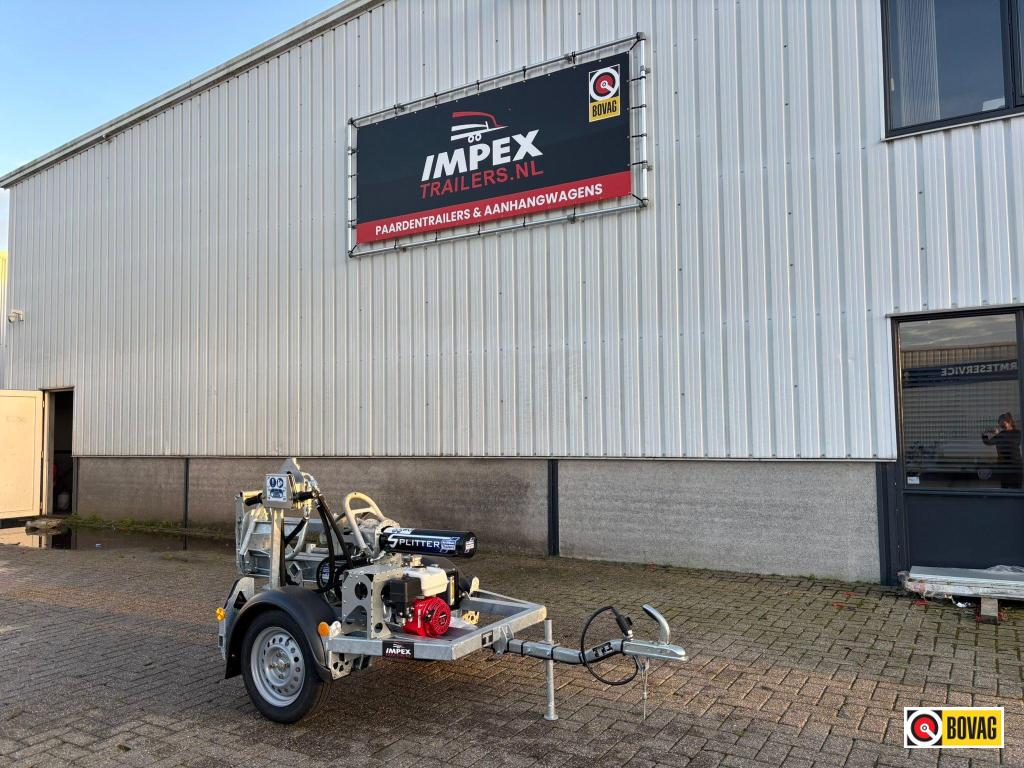 Bij Impex Ifor Williams houtkloof machine met Honda motor, Nieuw