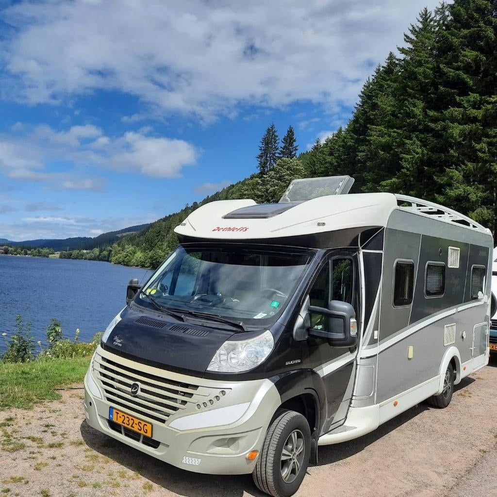 Exclusieve luxe camper, Dethleffs Magic Edition, GROOT bed, Caravans en Kamperen, Rookmelder, Fiat, Afzuigkap, 7 tot 8 meter