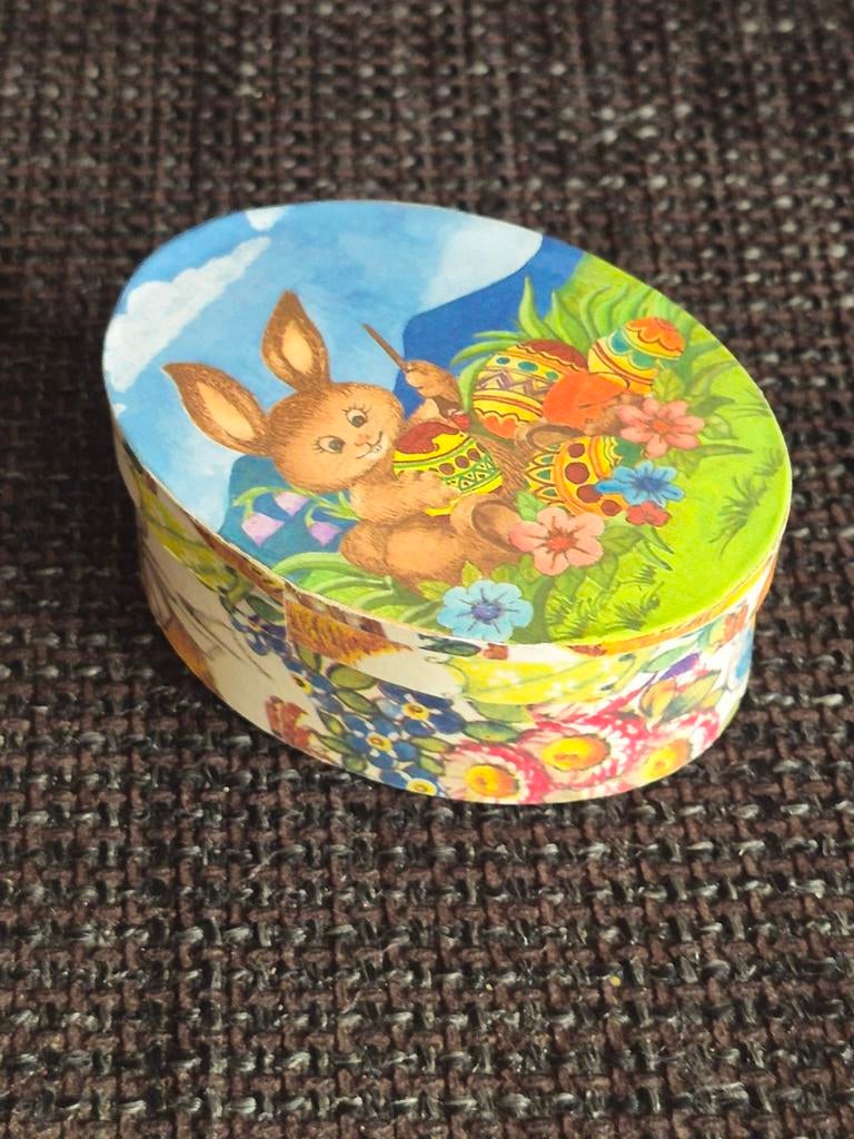 Oud vintage paasdoosje van hout. Jaren 50/60. Paasversiering, Diversen, Pasen, Ophalen of Verzenden, Gebruikt