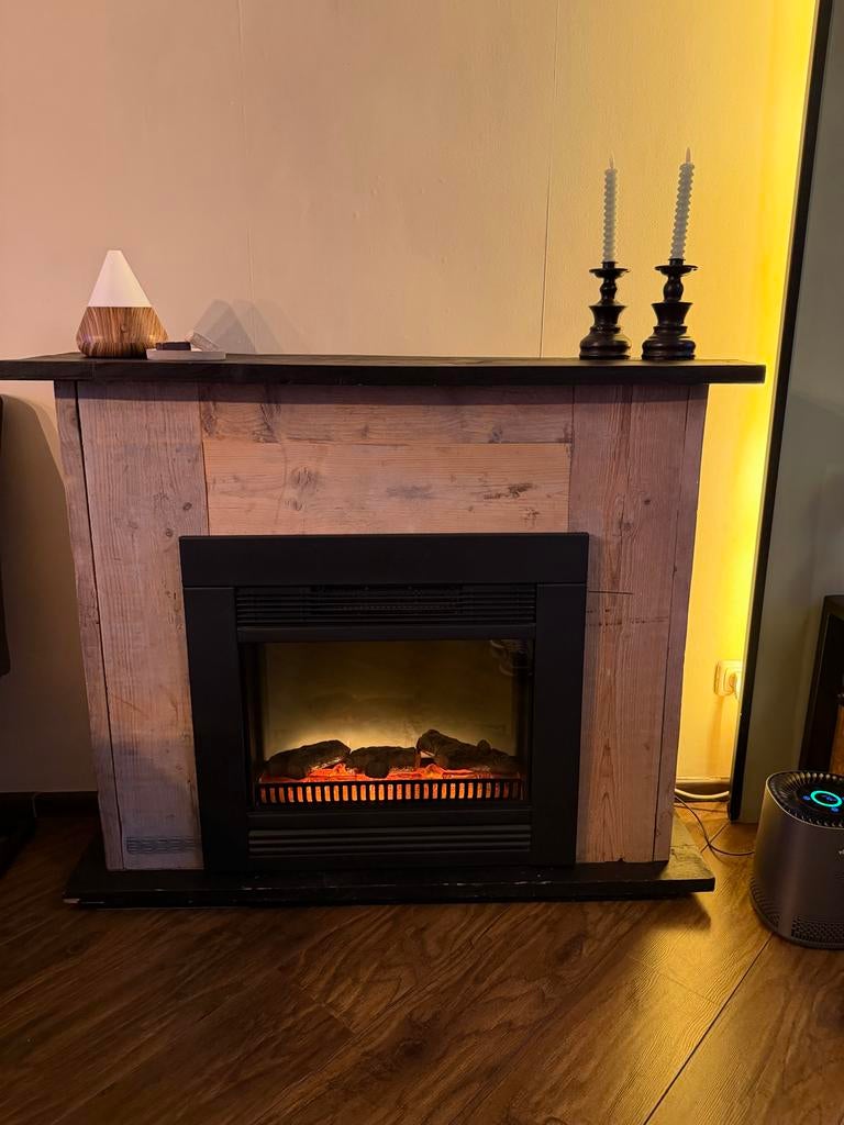 Elektrische schouw met sfeerhaard - Goede staat, Huis en Inrichting, Haarden, Gebruikt, Elektrische haard, Ophalen of Verzenden