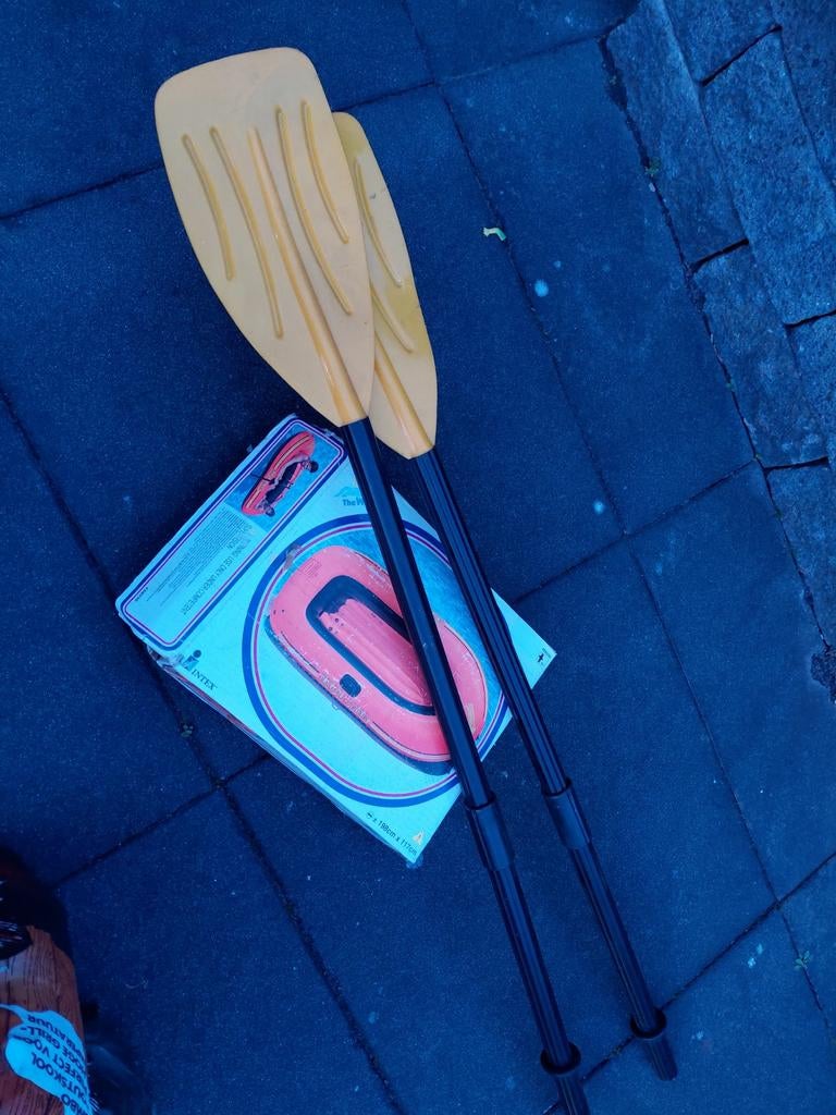 Opblaasboot met peddels, Ophalen