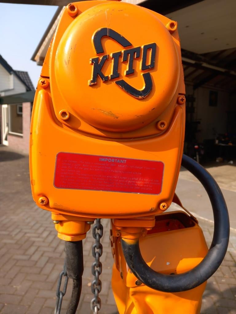 Elektrische ketting takel, Ophalen