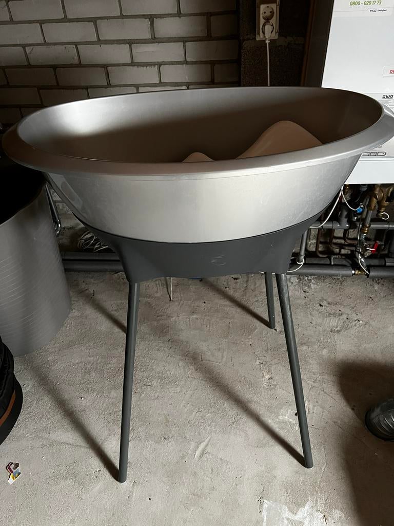 Luma babybadje met standaard en badverkleiner, Kinderen en Baby's, Badjes en Verzorging, Gebruikt, Badje, Standaard, Ophalen