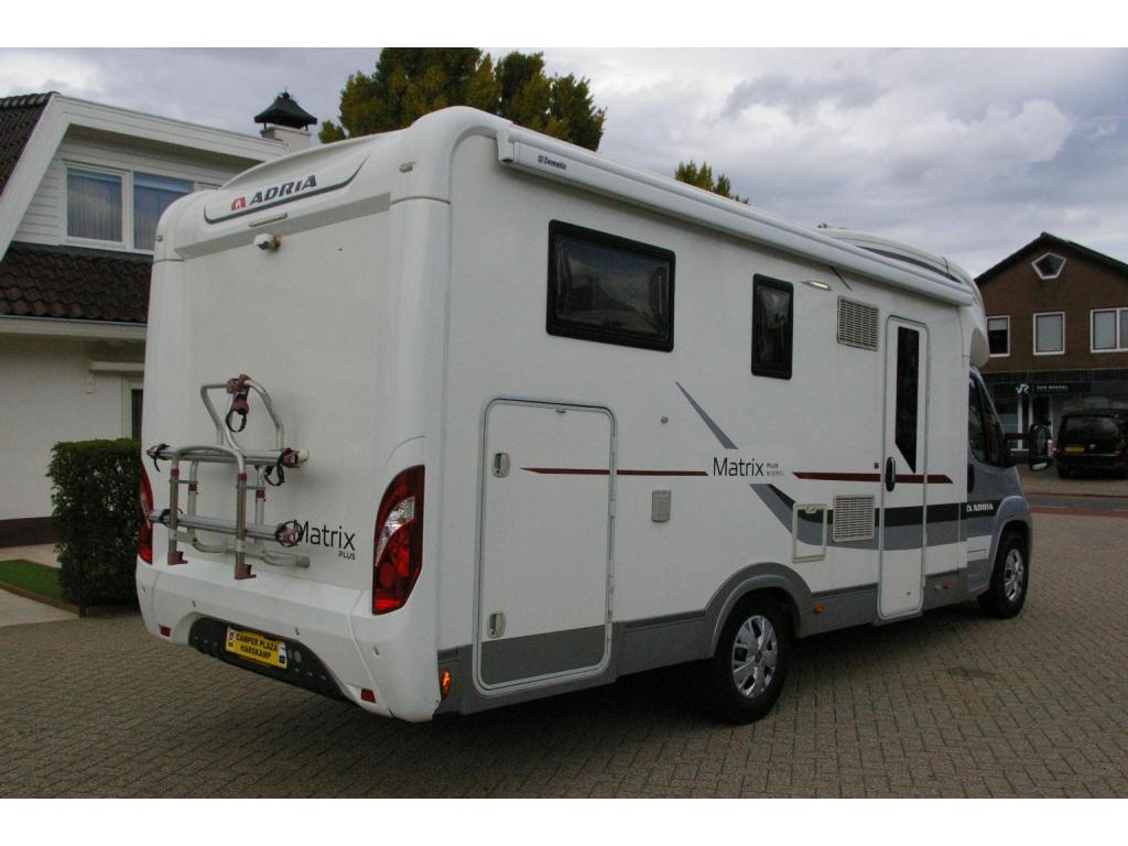 Adria Matrix Plus M 670 SL Enkele bedden, Hefbed, XXL Garage, Caravans en Kamperen, Afzuigkap, Ringverwarming, Fiat, Airbags