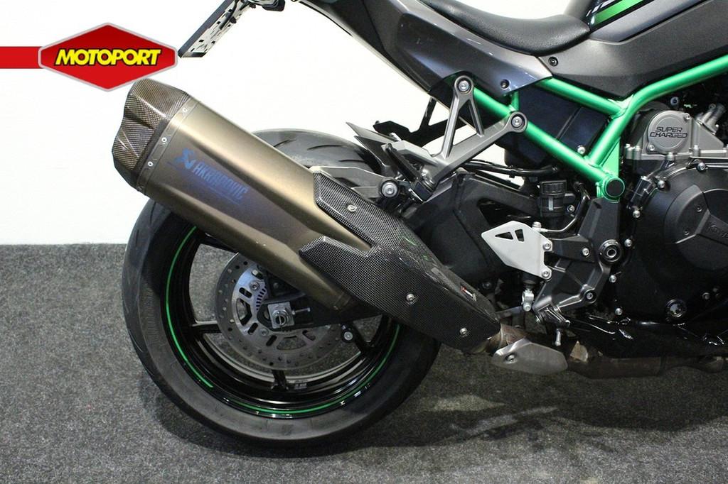 Kawasaki Z H2, Bedrijf, Naked bike