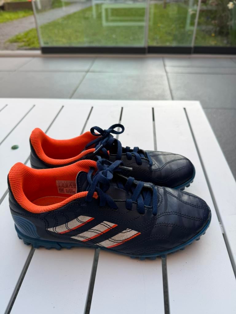 Adidas voetbalschoenen maat 35, Sport en Fitness, Voetbal, Maat XS of kleiner, Ophalen, Zo goed als nieuw, Schoenen