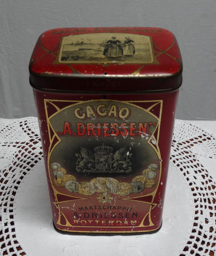 Antiek blik van A. Driessen Cacao te Rotterdam uit ca. 1900, Verzamelen, Blikken, Ophalen of Verzenden, Zo goed als nieuw, Overige