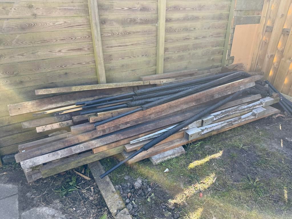 Stapel tuinhout hardhout, Ophalen, Planken, Zo goed als nieuw, Hardhout