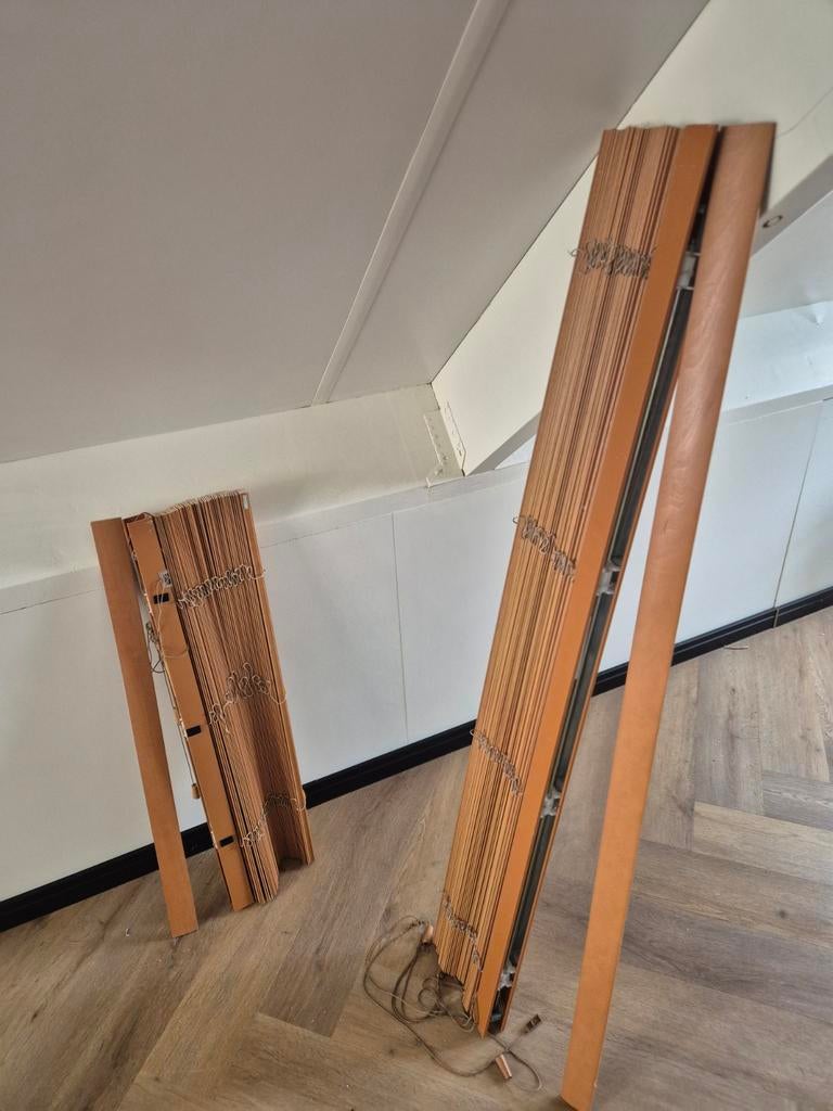 Houten jaloezieën 2 stuks zgan, Huis en Inrichting, Stoffering | Gordijnen en Lamellen, Ophalen, Zo goed als nieuw