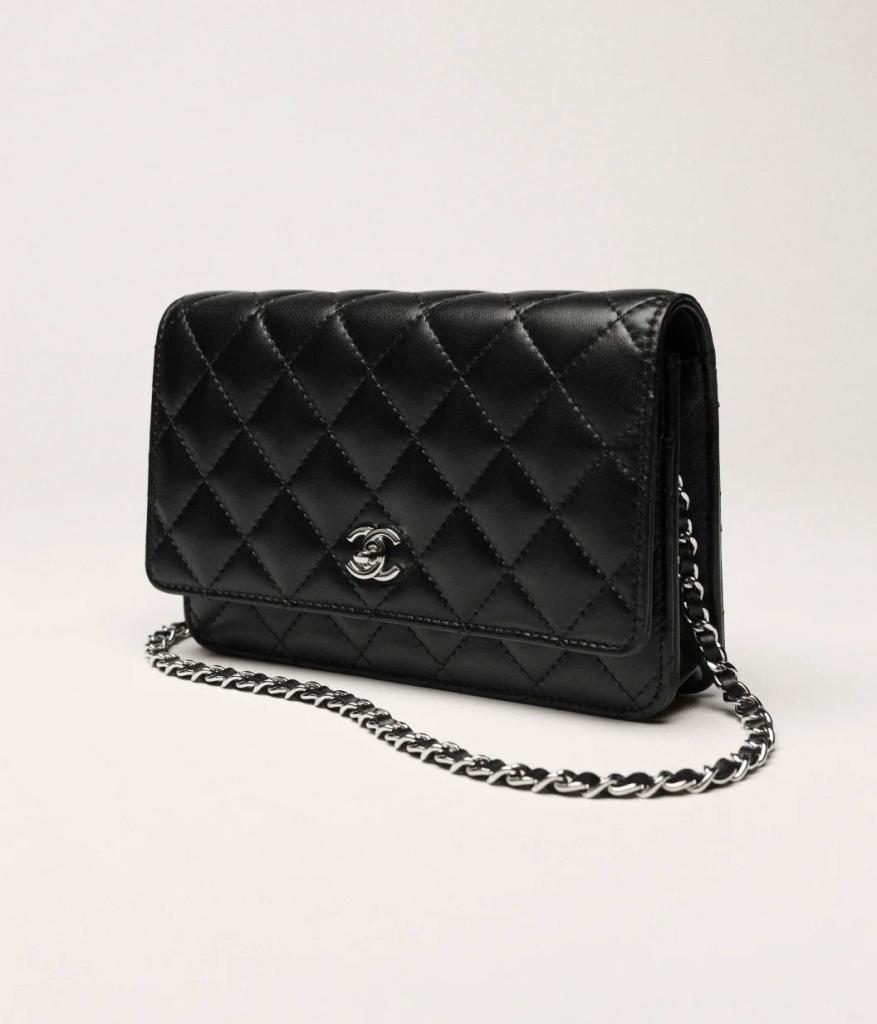Chanel - Klassieke wallet on chain, https://www.elliott.org/company-contacts/chanel-customer-service-contacts/?utm_source=chatgpt.com
