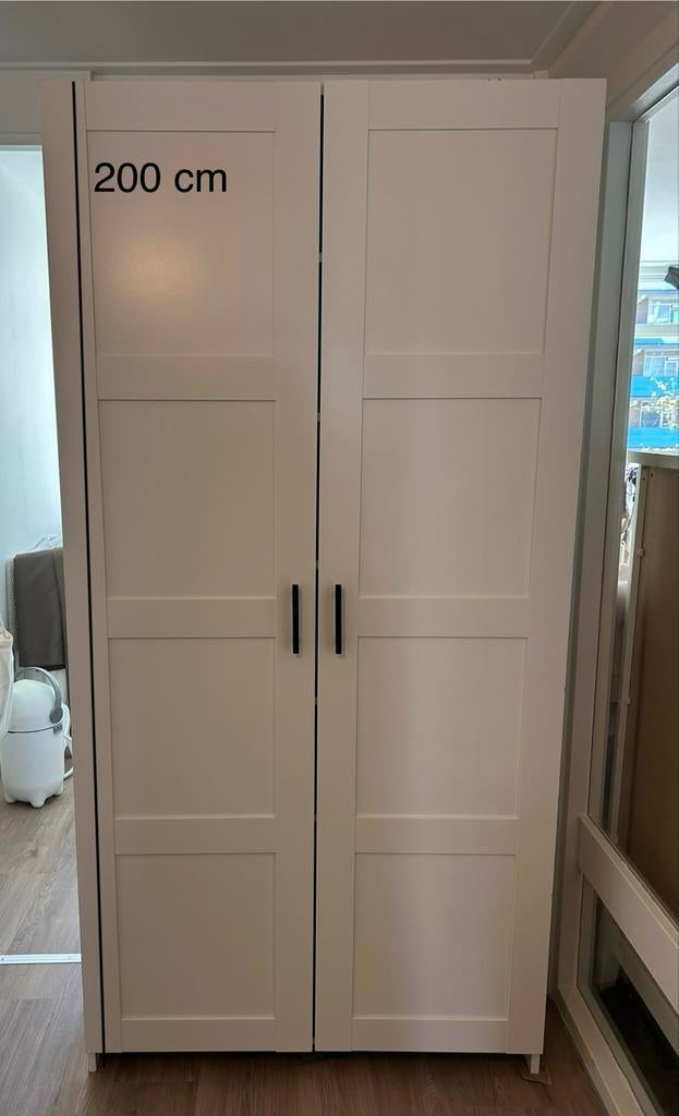 Witte opbergkast met twee deuren İkea, Huis en Inrichting, Kasten | Kledingkasten, Ophalen, Gebruikt, 200 cm of meer, 50 tot 100 cm