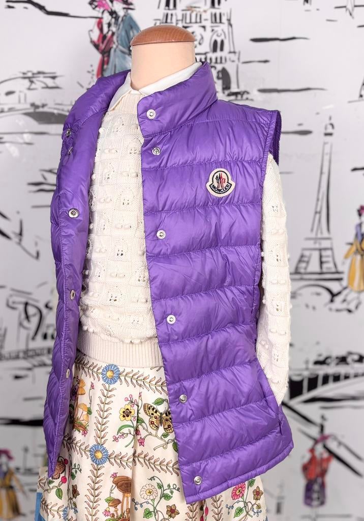 Moncler paarse Liane dons bodywarmer jas meisje maat 10, Moncler EU, Zo goed als nieuw, Moncler, Customercare@moncler.com
