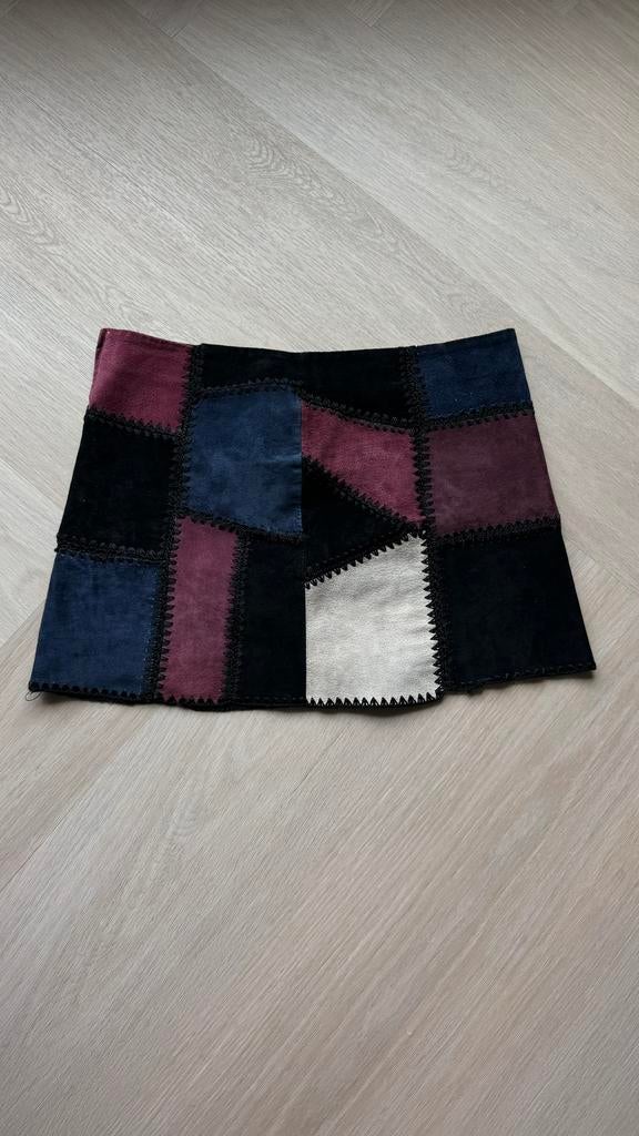Suède leren patchwork rokje - Zara - maat M, Kleding | Dames, Rokken, Ophalen of Verzenden, Zo goed als nieuw, Zwart, Boven de knie