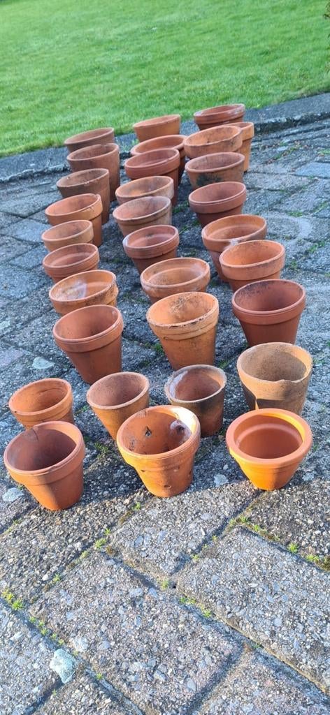 30 kleine terracotta potjes, Tuin en Terras, Bloempotten, Ophalen of Verzenden, Rond, Minder dan 25 cm, Minder dan 40 cm