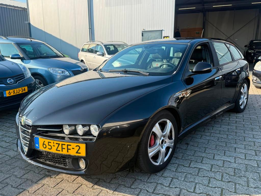 Alfa Romeo 159 Sportwagon 2.2 JTS Selespeed TI 2010 Zwart Xe, Gebruikt, 4 cilinders, Zwart, 1470 kg