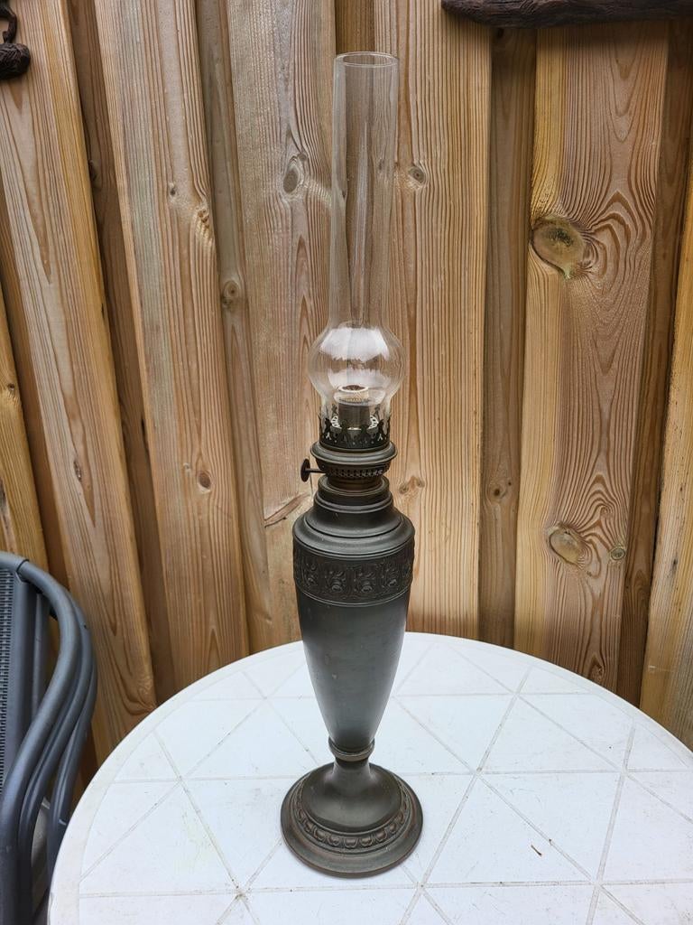 Te koop petroleumlamp van firma c kurz&co uit tiel, Antiek en Kunst, Antiek | Lampen, Ophalen