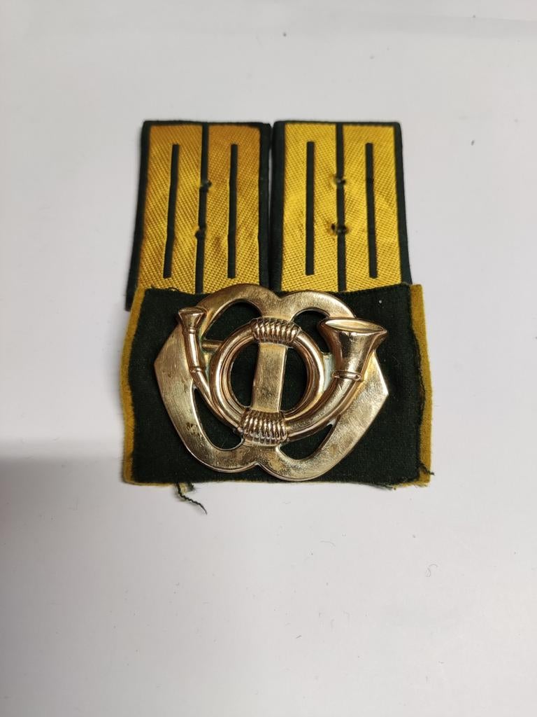 Setje Garde Jagers, koperenembleem, Verzamelen, Militaria | Algemeen, Ophalen of Verzenden, Landmacht, Nederland, Embleem of Badge