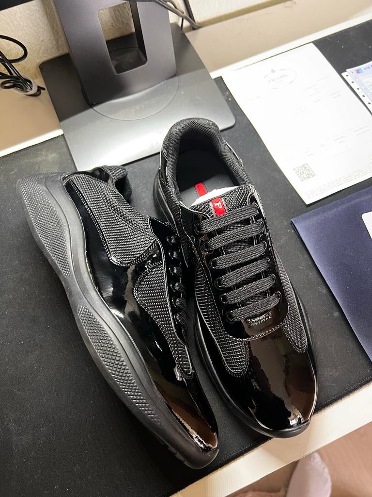 Prada Cups Black on Black - Nieuw met bon!, Zwart, Nieuw, Ophalen of Verzenden, Sneakers of Gympen