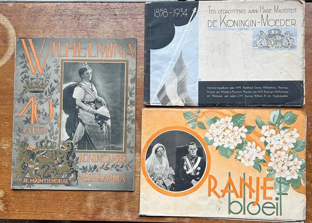 Historische Koninklijke Albums: Wilhelmina, Emma, Oranje, Ophalen of Verzenden, Gebruikt, Nederland, Tijdschrift of Boek