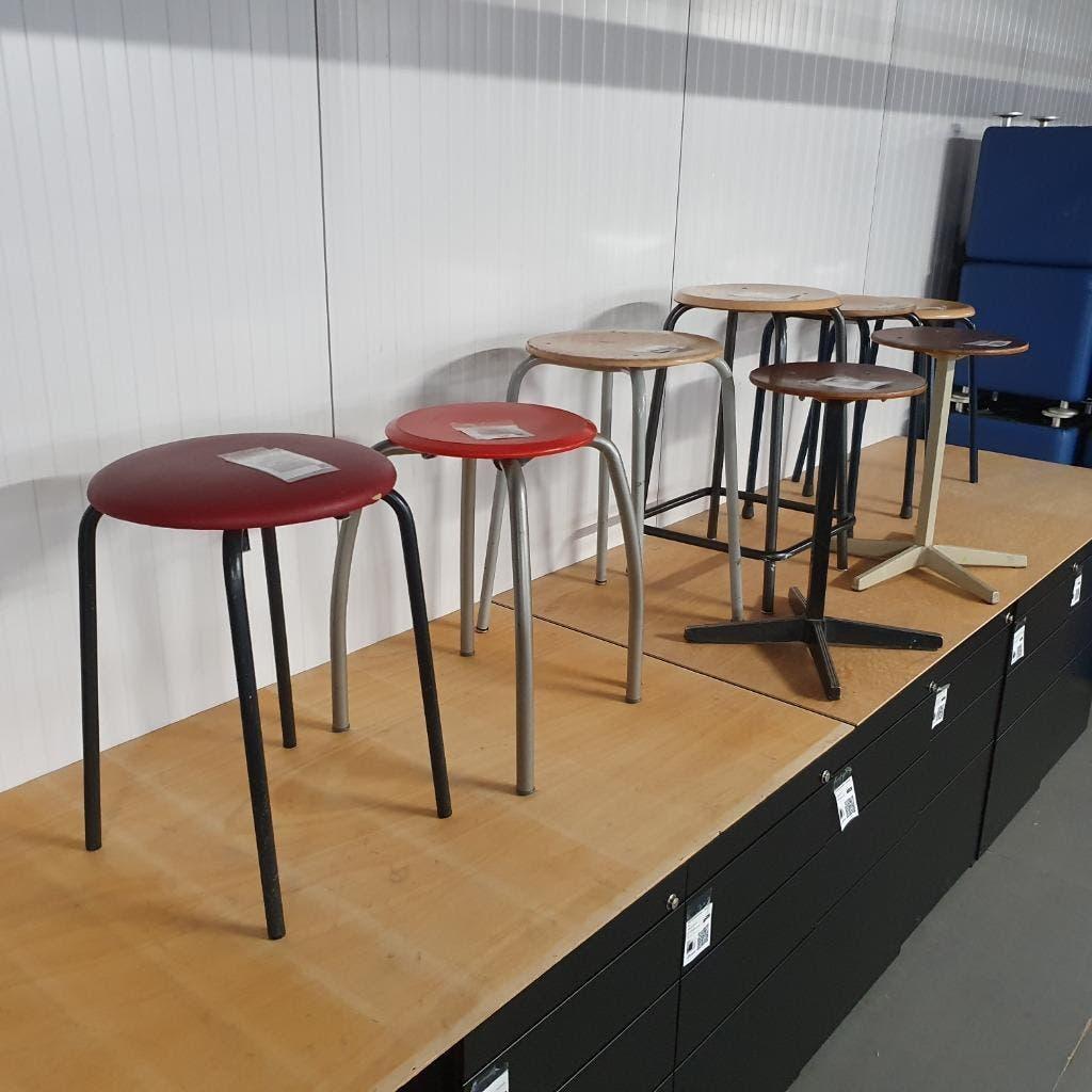 Partij diverse krukken voor een leuke prijs, Huis en Inrichting, Ophalen of Verzenden, Nieuw, Hout