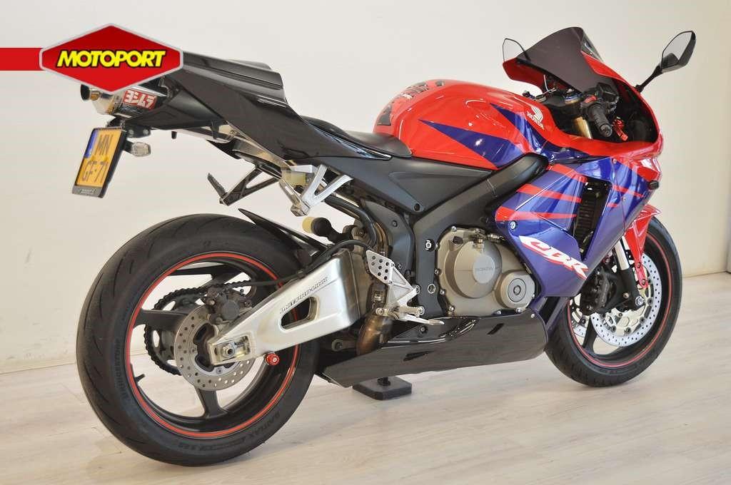 Honda CBR 600 RR (bj 2005) - foto 3