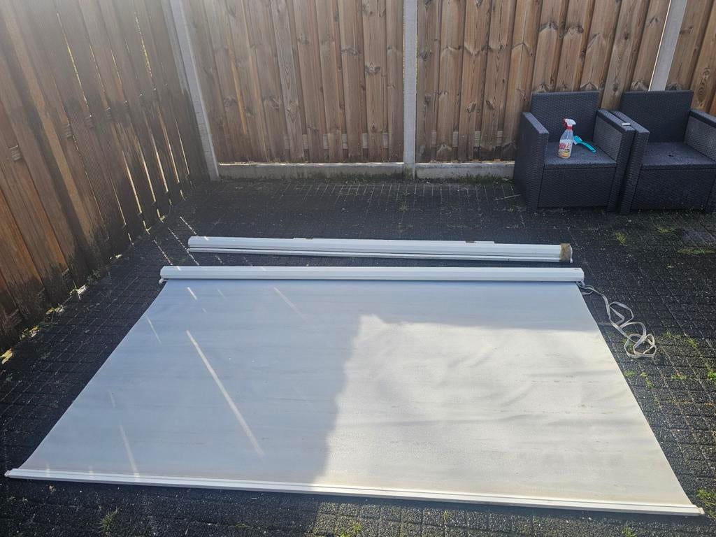 Screenline by Rainbow screen 264x142 cm met zijgeleiders, Ophalen, Gebruikt