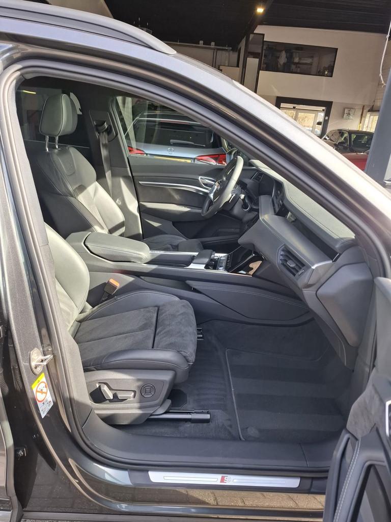 Audi E-tron E-tron 50 quattro Launch edition Black S-Line 71, Automaat, Origineel Nederlands, Vierwielaandrijving, 2345 kg