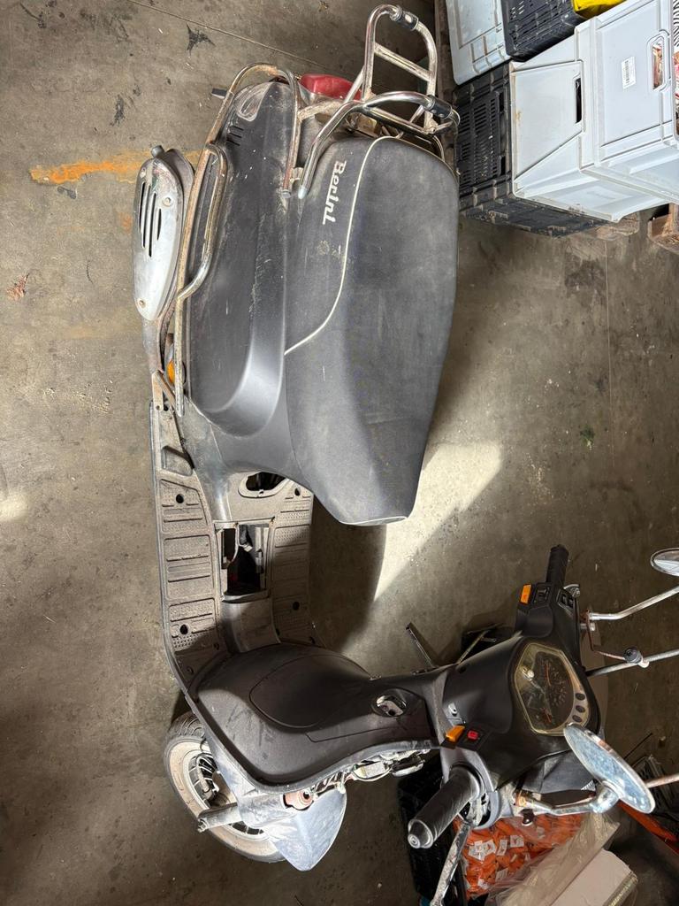 Scooter, opknap scooter, berini, onderdelen, Fietsen en Brommers, Brommeronderdelen | Scooters, Ophalen, Gebruikt, Overige typen