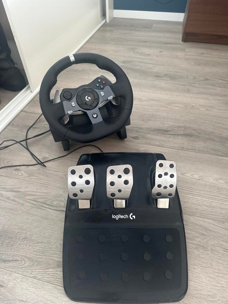 Logitech Racestuur met Pedalen voor Xbox, Ophalen, Zo goed als nieuw, Stuurtje of Sportattribuut, Xbox One