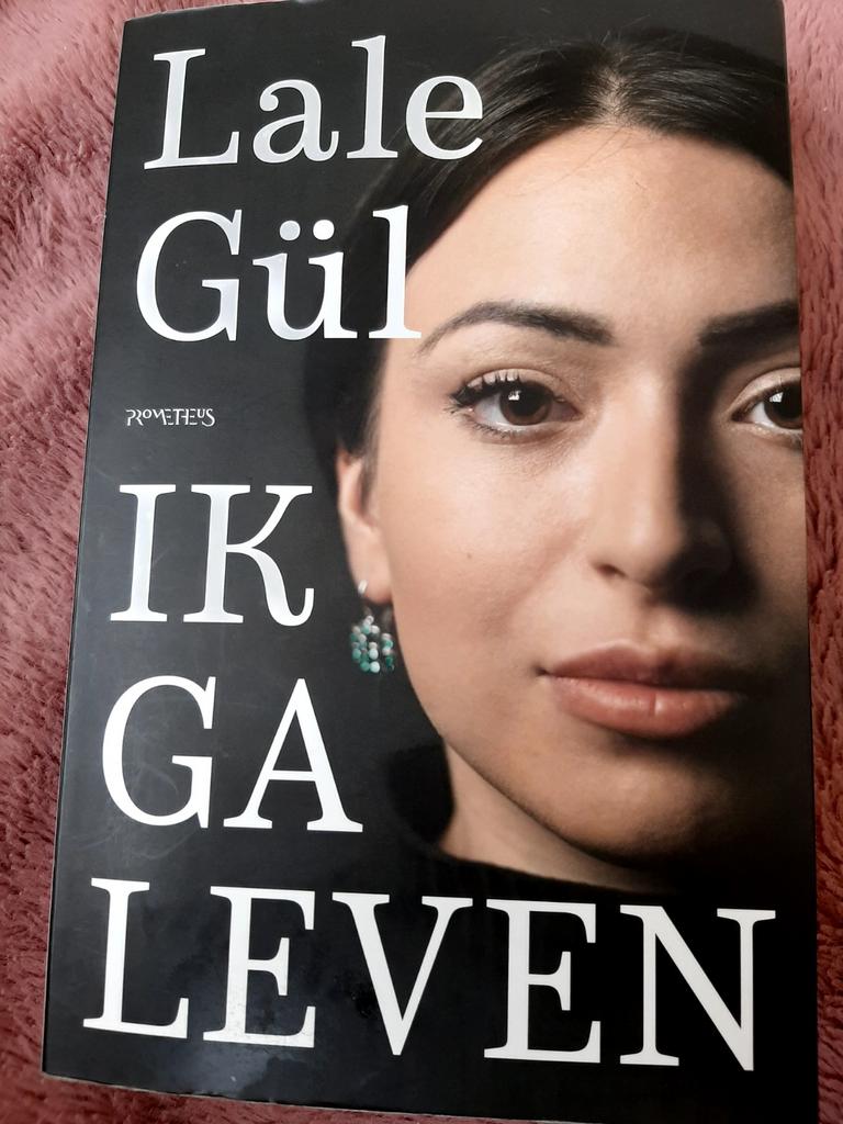 Lale Gül - Ik ga leven, Ophalen of Verzenden, Zo goed als nieuw, Lale Gül