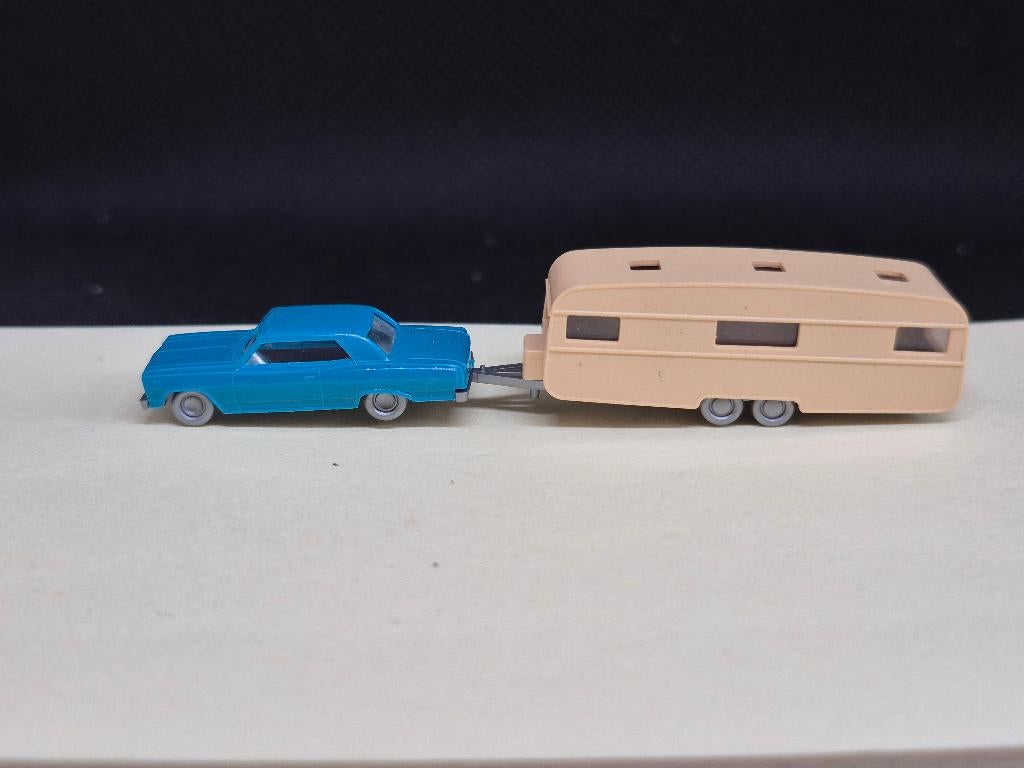 Wiking 0922 - Chevi Malibu met caravan (15533), Overige merken, Gebruikt, Gelijkstroom, Overige typen